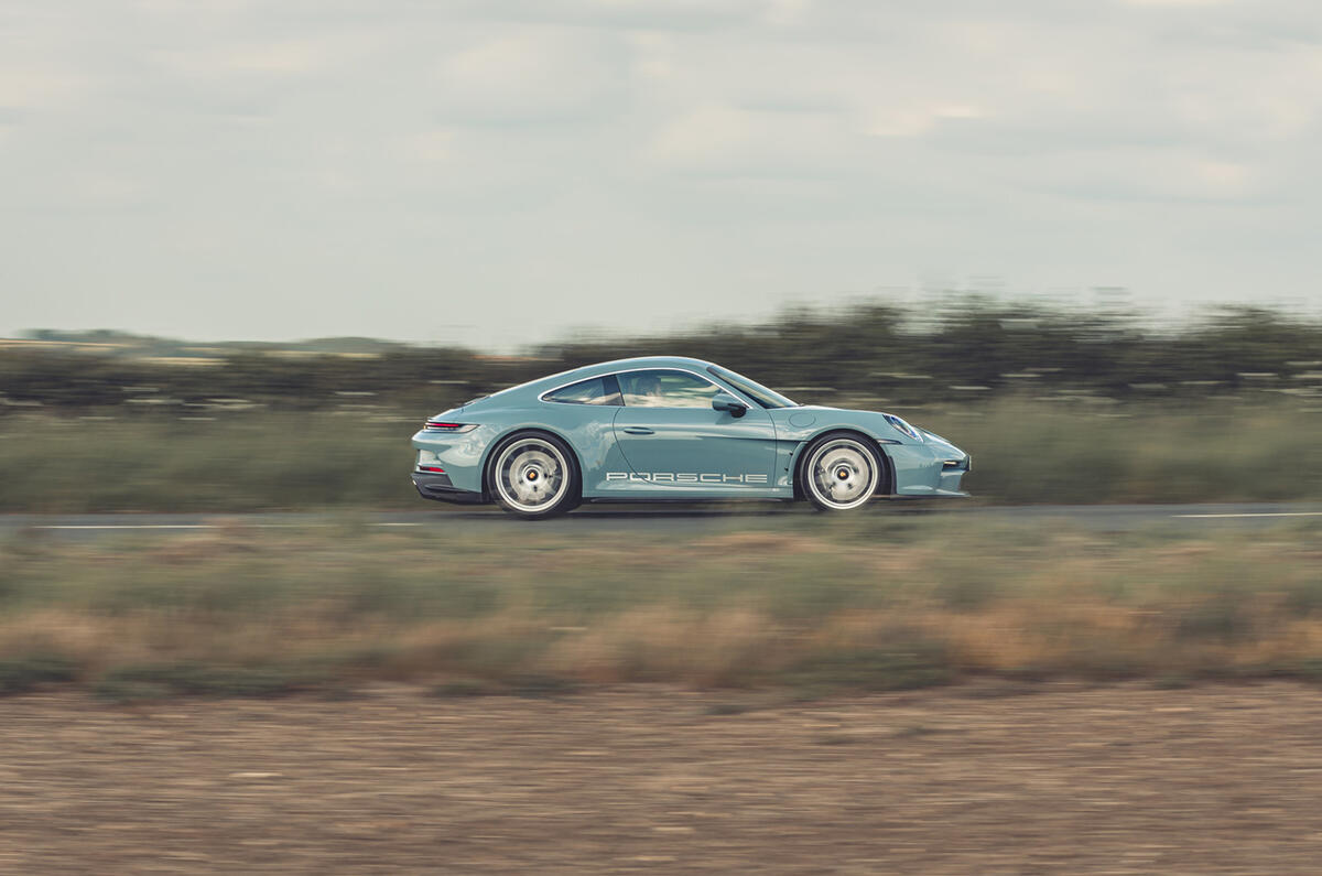 4 Porsche 911 S:T 2024 panning 4 Porsche 911 S:T 2024 panning