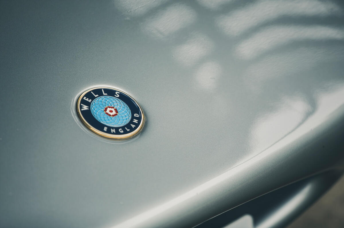 4 Wells Vertige 2021 first drive review nose badge 4 Wells Vertige 2021 first drive review nose badge