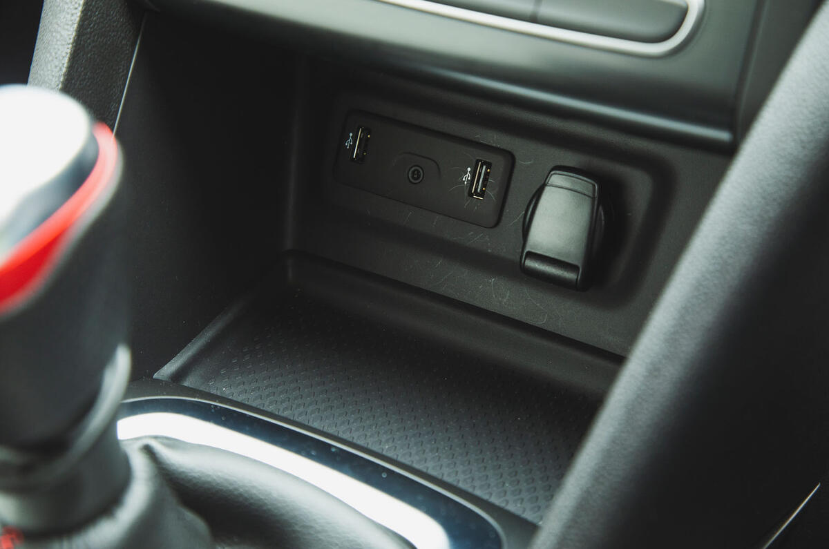 Renault Megane RS Trophy-R 2019 road test review - USB port