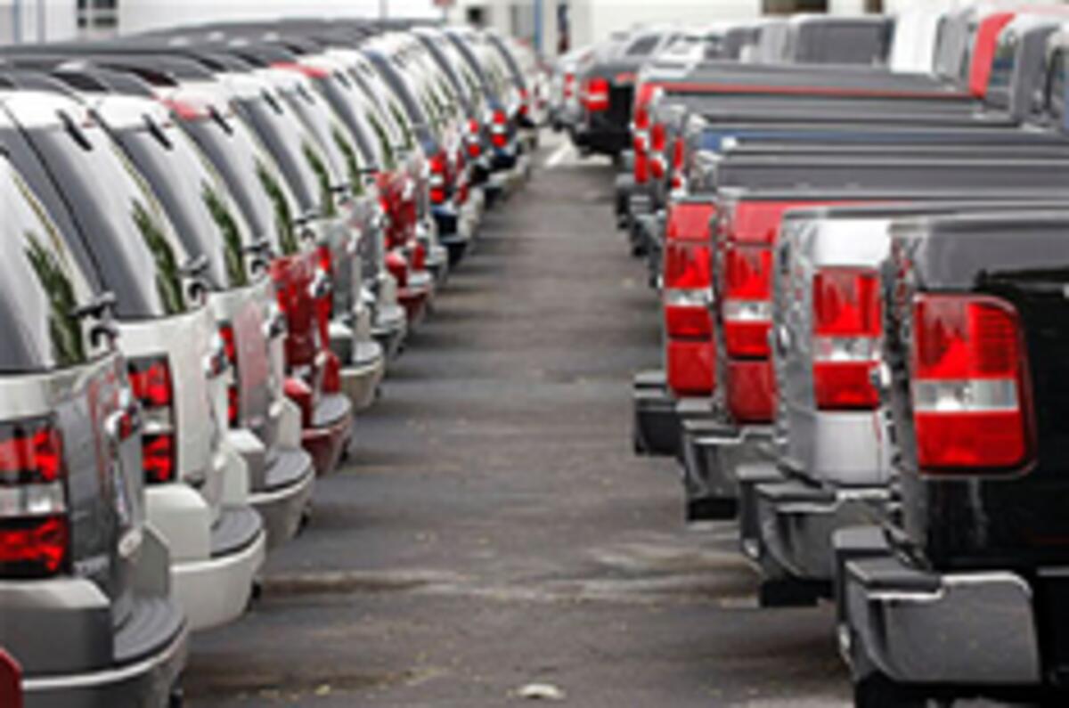 US sales hit 25-year low