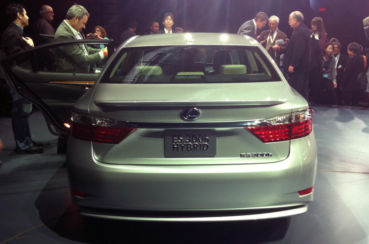 New York motor show: Lexus ES