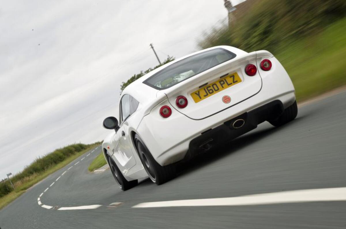 Ginetta G40R track car