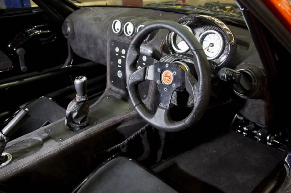 Ginetta G40R interior