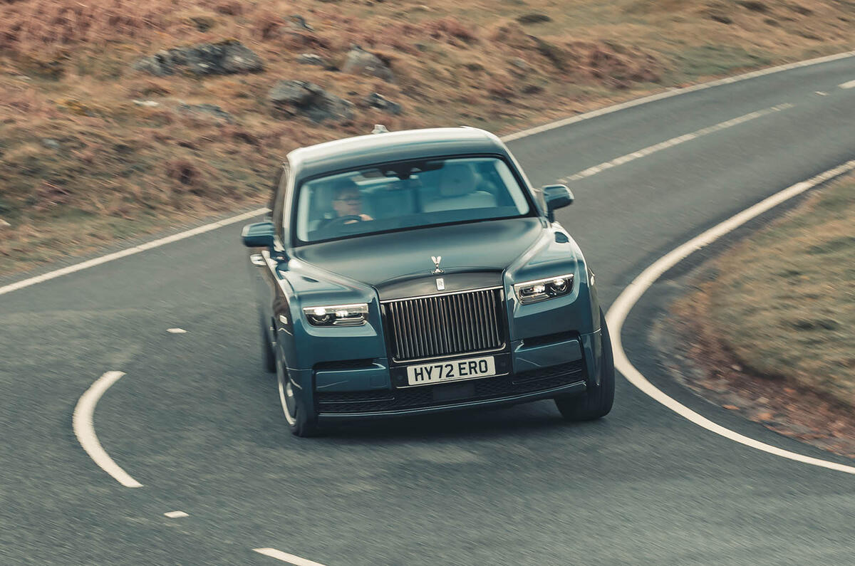 4 Rolls Royce Phantom S2 front corner 2