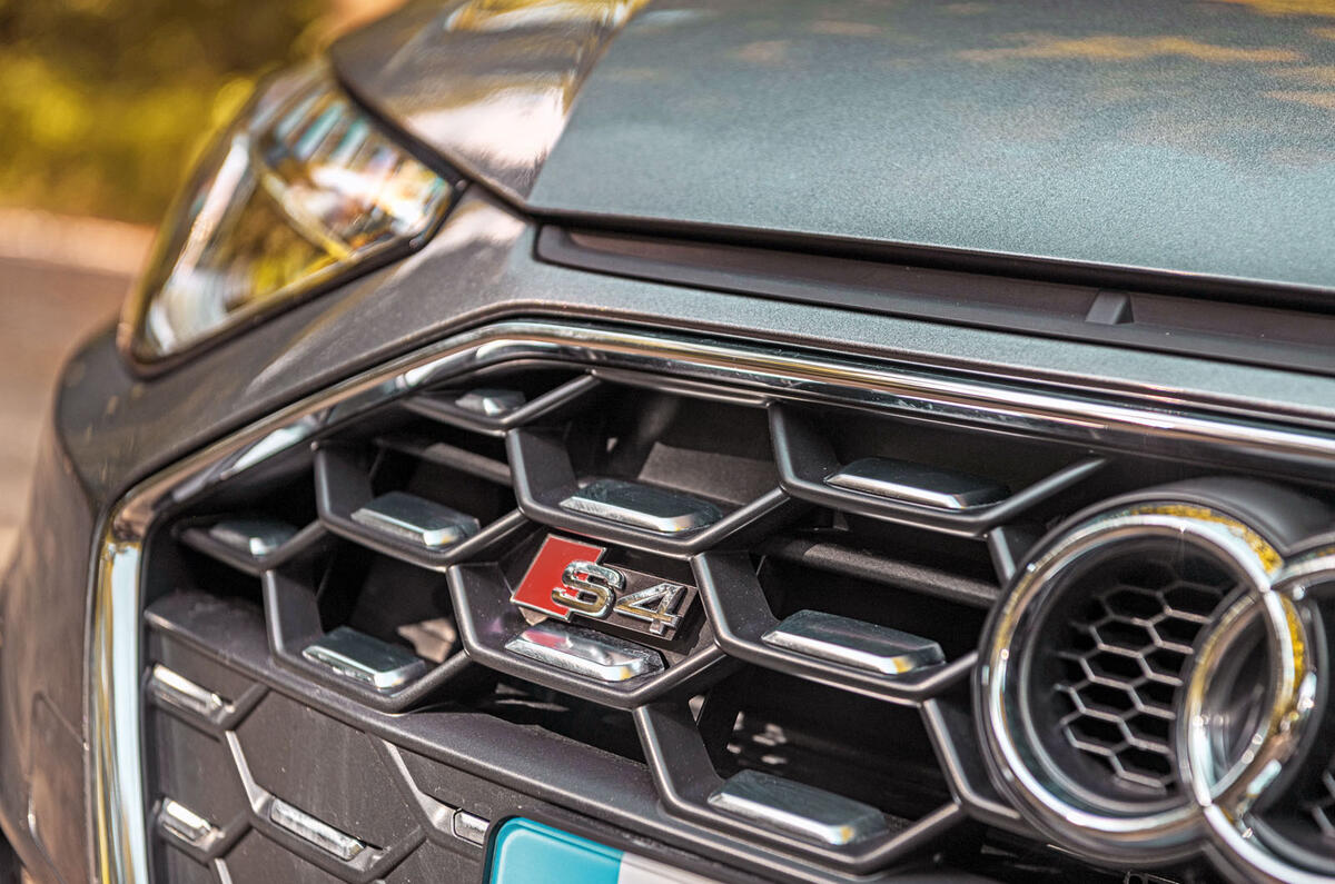 Audi S4 TDI 2019 road test review - front badge