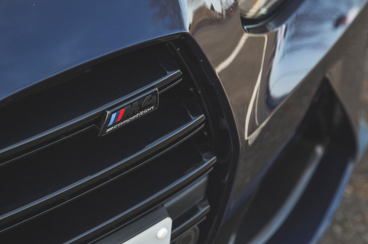 5 BMW M4 Competition 2021 RT M badge