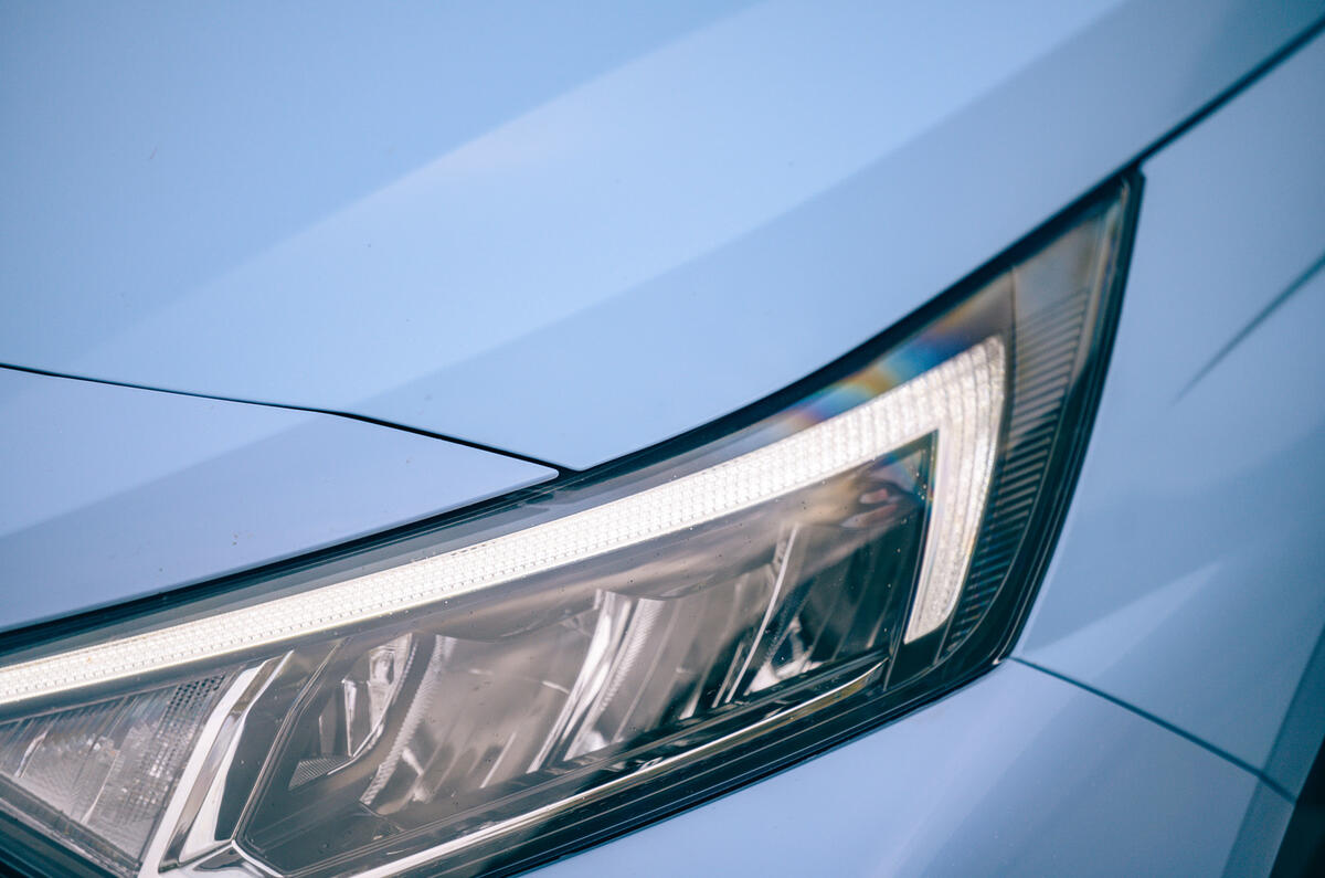 5 Hyundai i20 N 2021 RT headlights