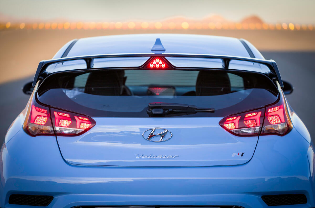 Hyundai Veloster N 2018 review - rear end