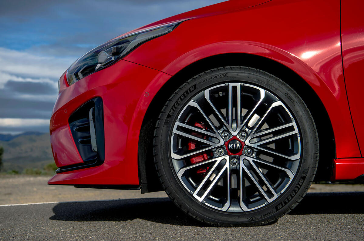 Kia Ceed GT 2019 road test review - alloy wheels