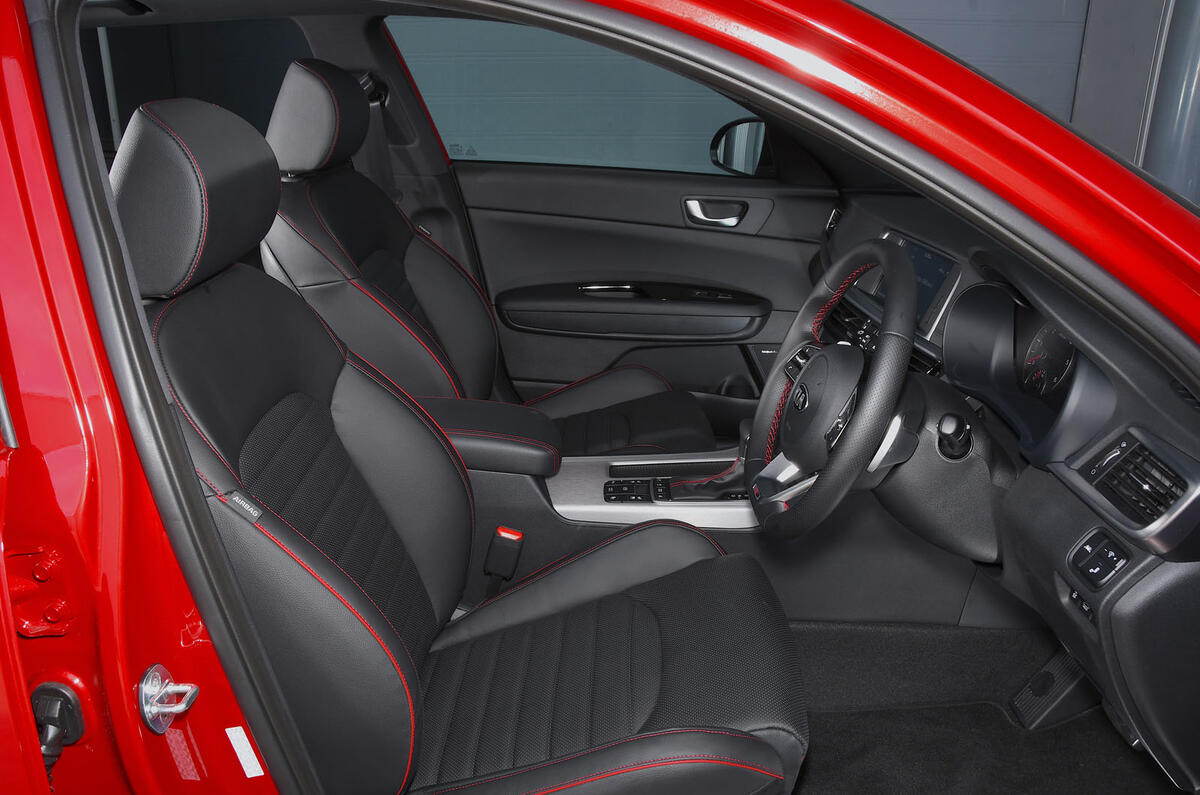 Kia Optima Sportswagon 2018 review - cabin