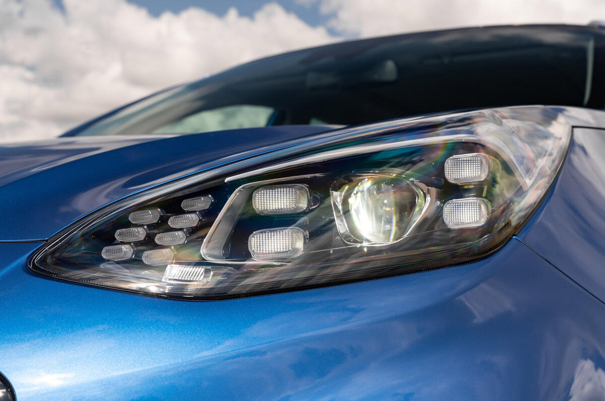 5 Kia Sportage 2020 road test review update headlights