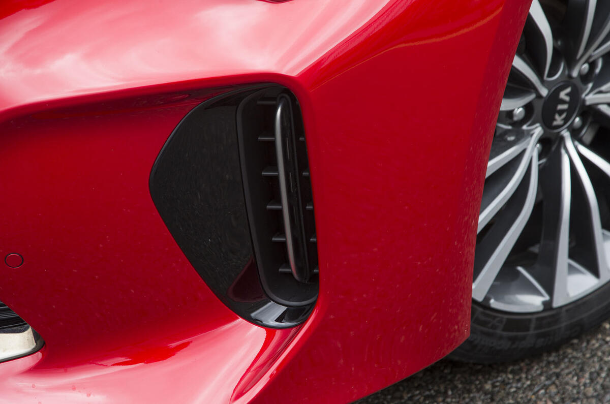 Kia Stinger GT line 2018 review air intake