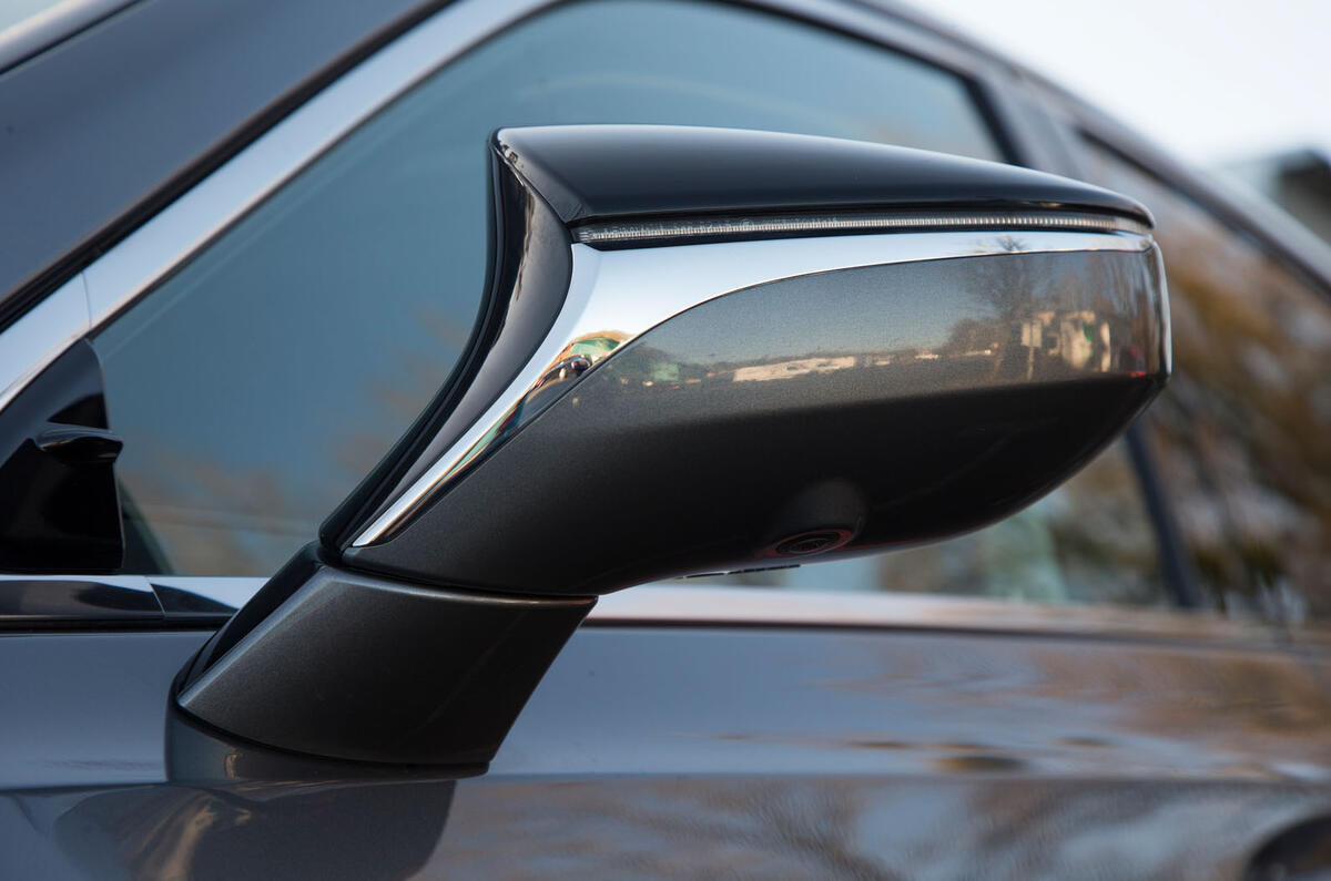 Lexus ES 2019 road test review - wing mirrors