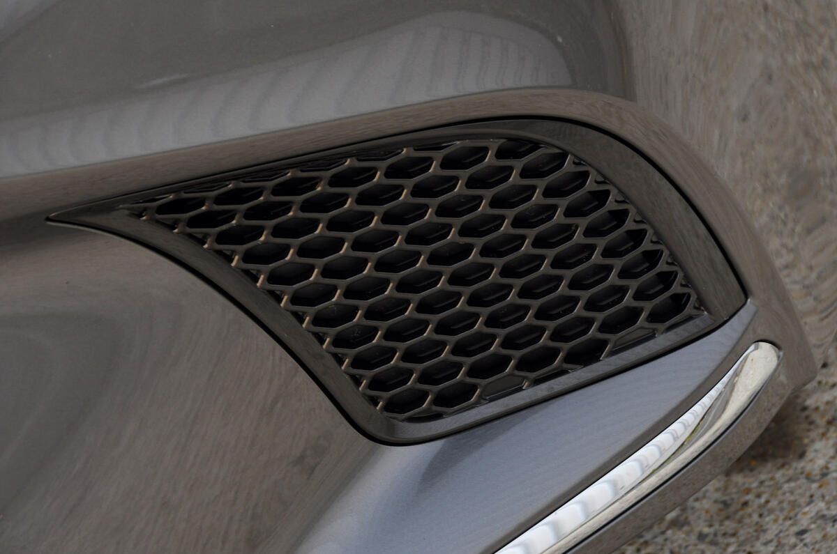 Lexus LS500h 2018 road test review front vents