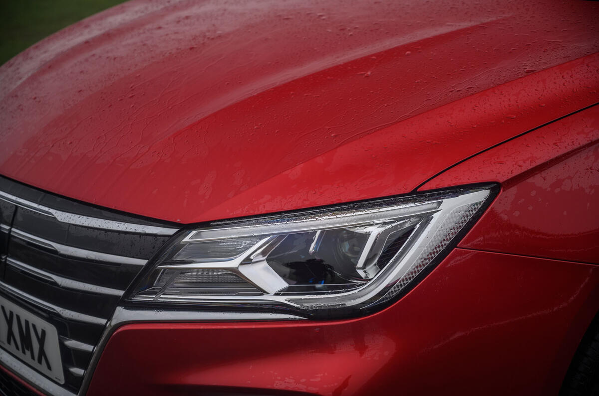 MG 5 SW EV 2020 Road test review - headlights
