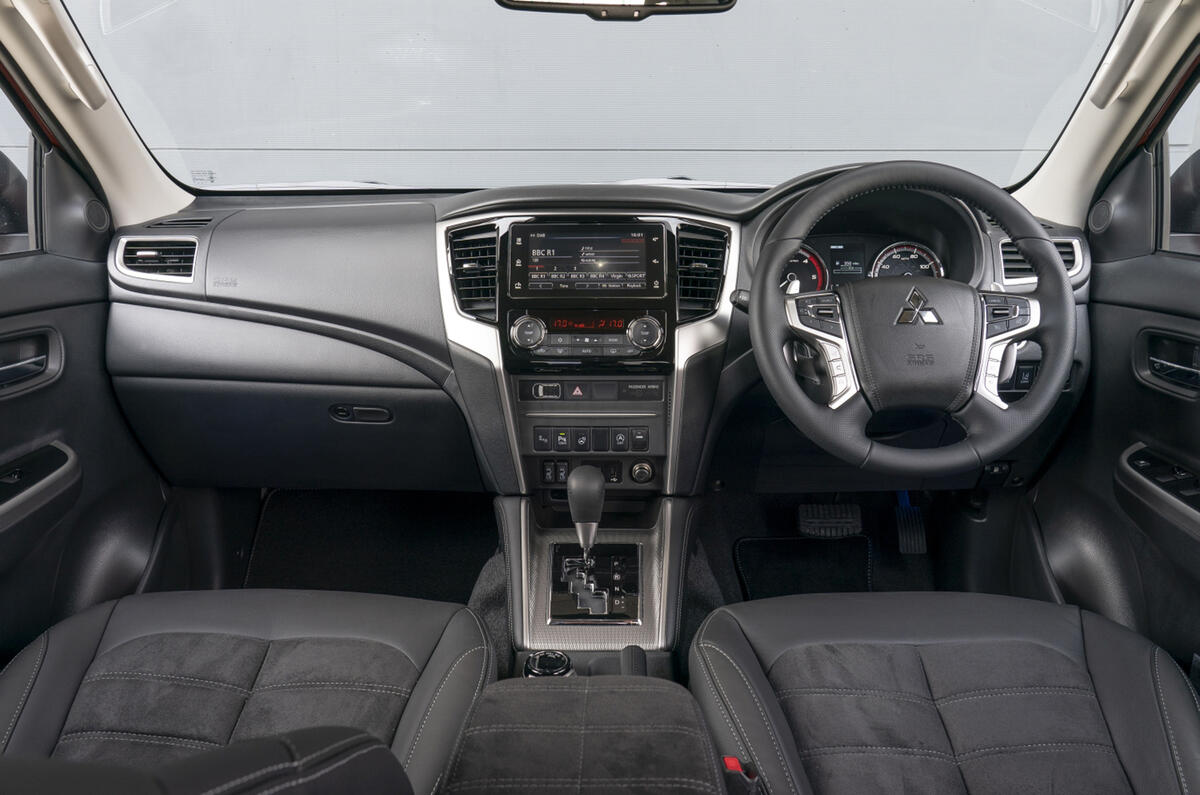 Mitsubishi L200 2019 road test review - dashboard
