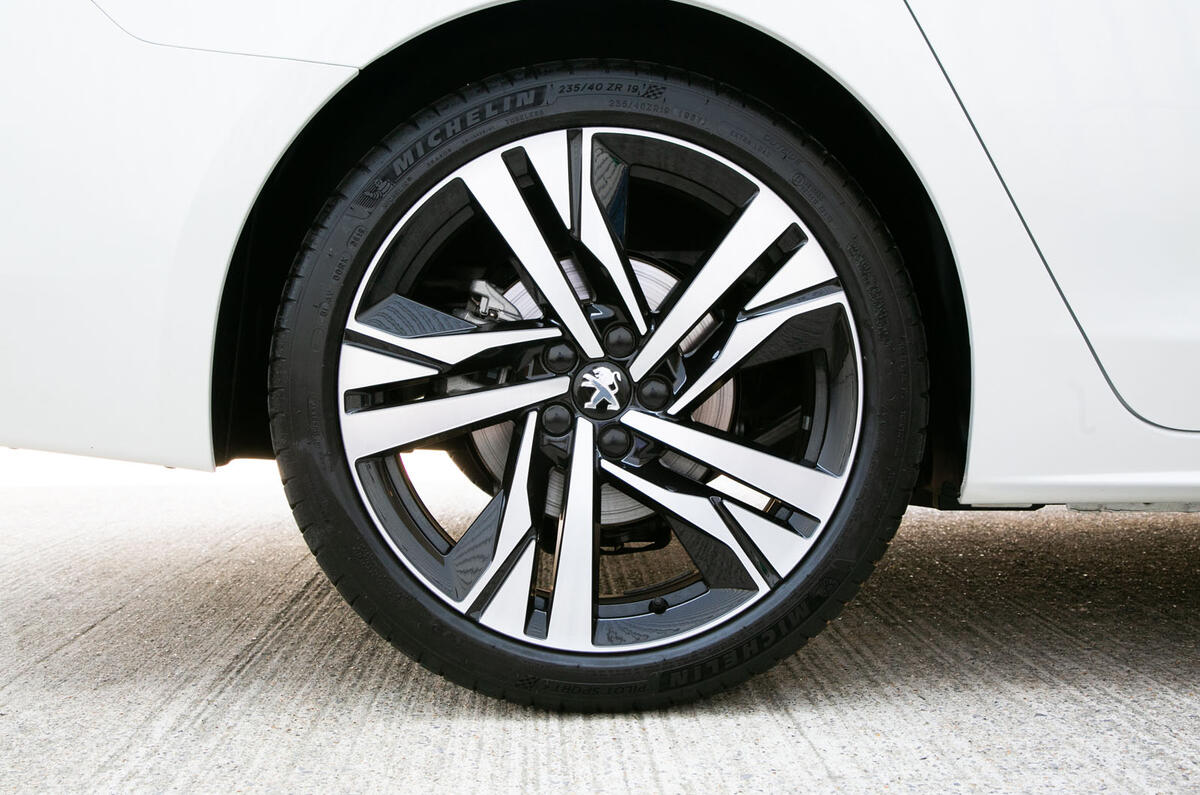 Peugeot 508 SW 2019 review - alloy wheels