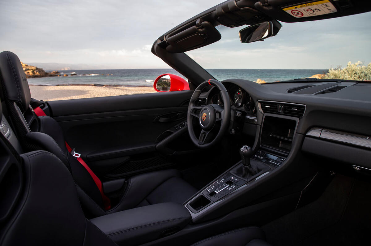 Porsche 911 Speedster 2019 review - cabin