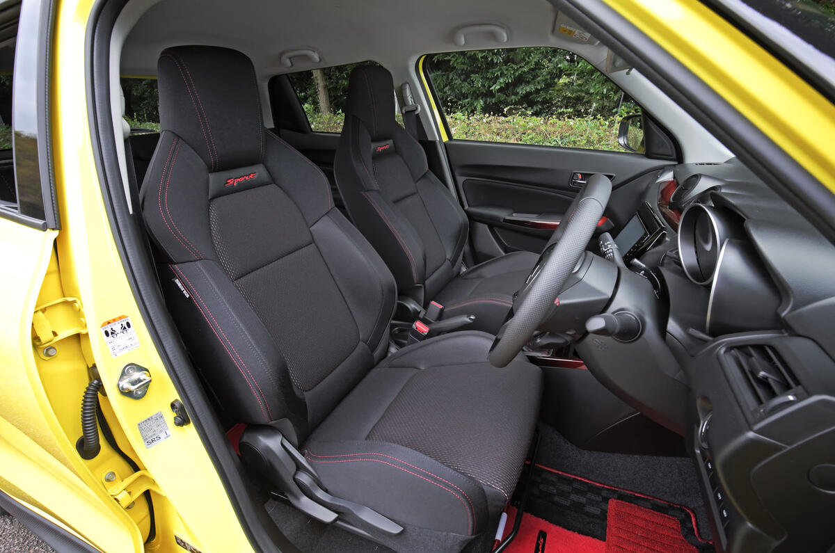Suzuji Swift Sport Japan-spec review interior