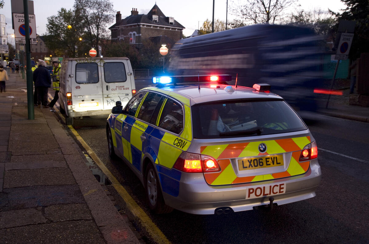 Autocar joins the traffic police