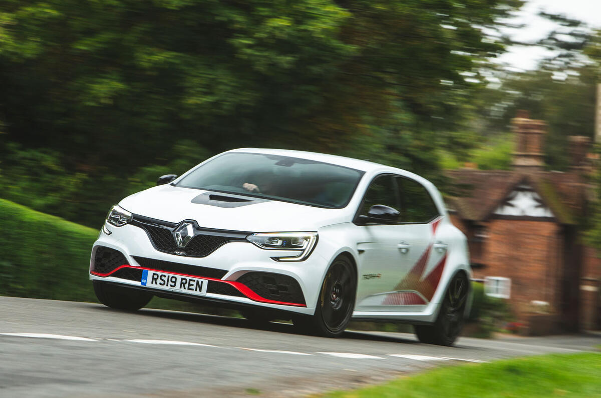 Renault Megane RS Trophy-R 2019 road test review - cornering nose