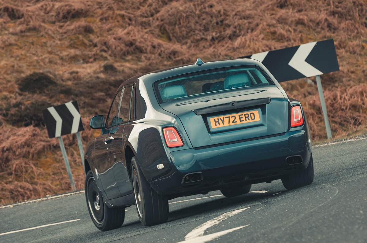 5 Rolls Royce Phantom S2 rear corner