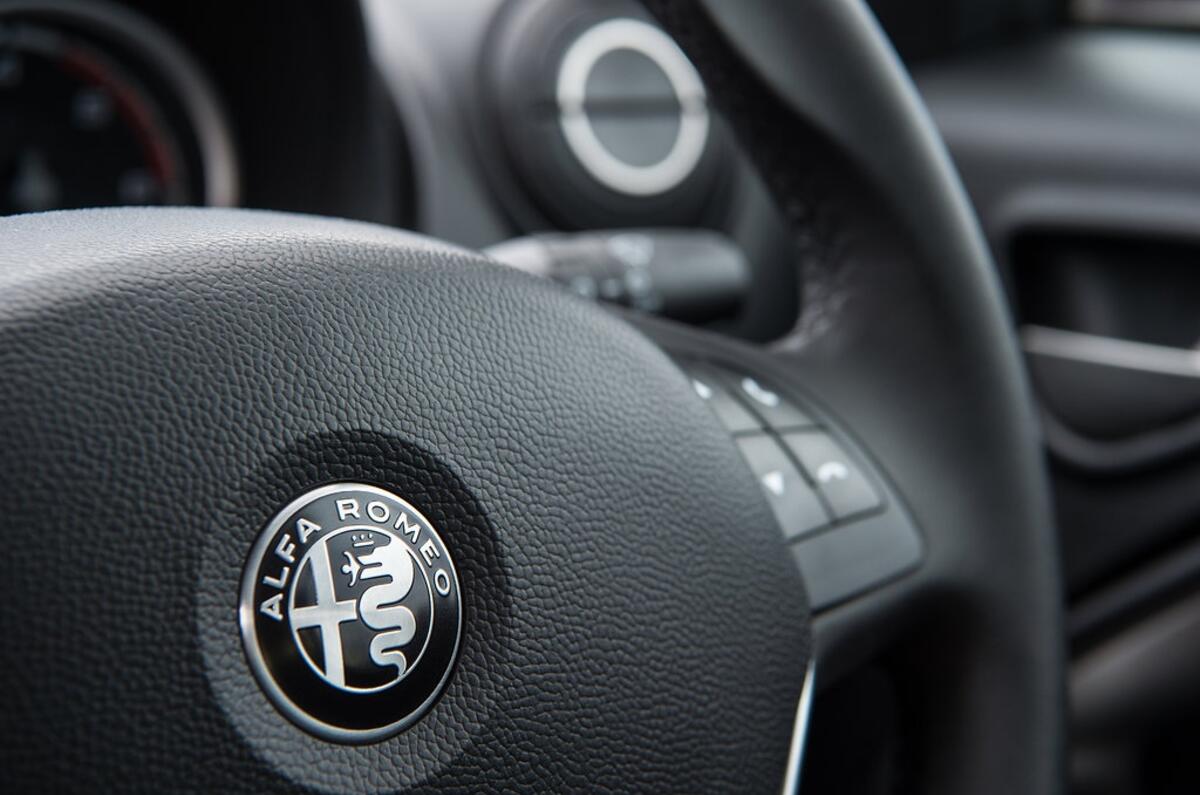 Alfa Romeo Mito review steering wheel