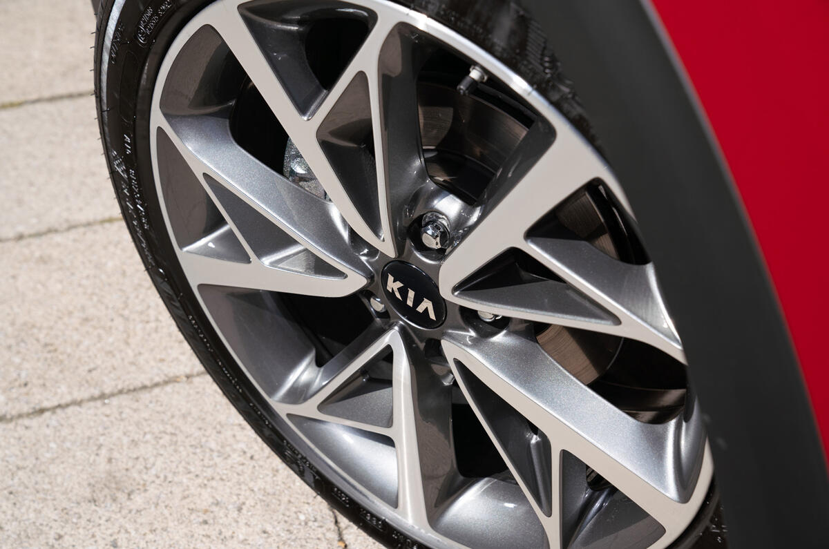 6 Kia Niro 2021 road test review alloy wheels