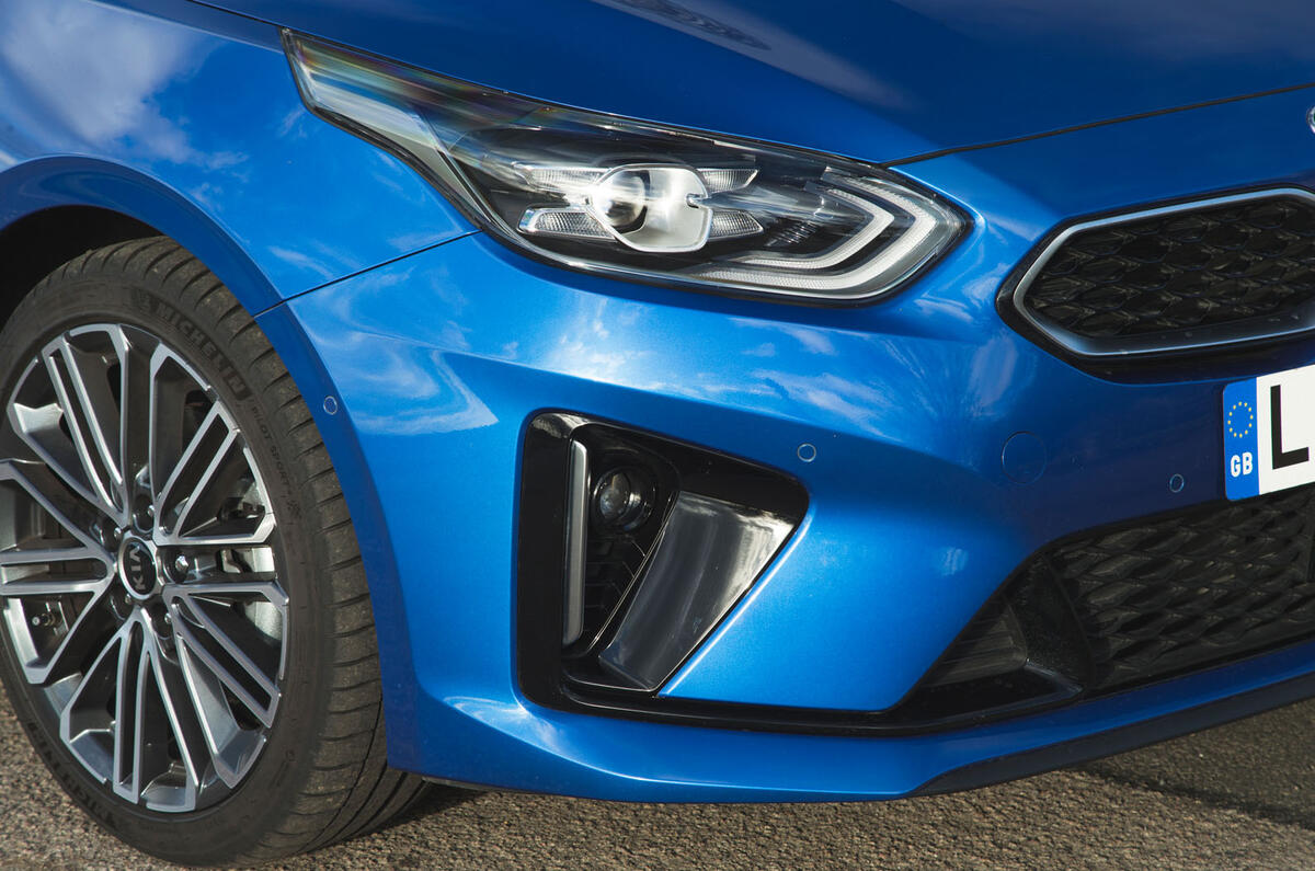 Kia Proceed GT-Line 2019 road test review - front bumper