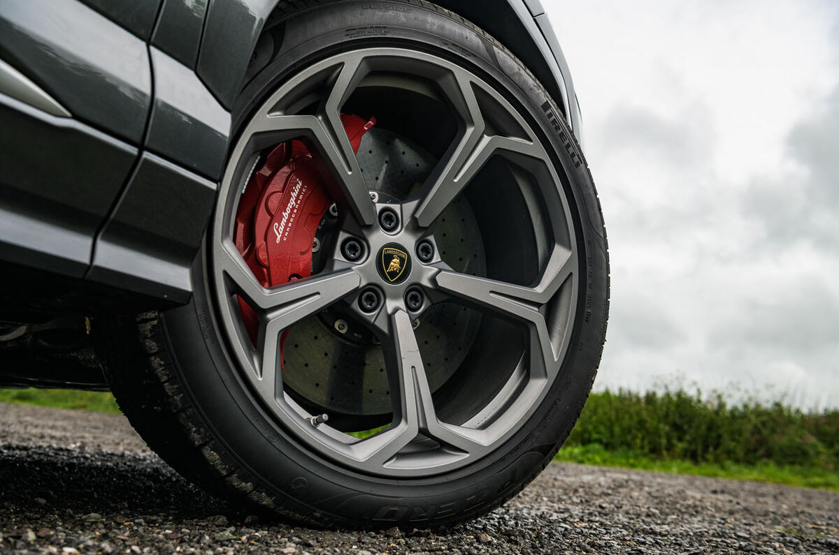 Lamborghini Urus 2019 road test review - alloy wheels