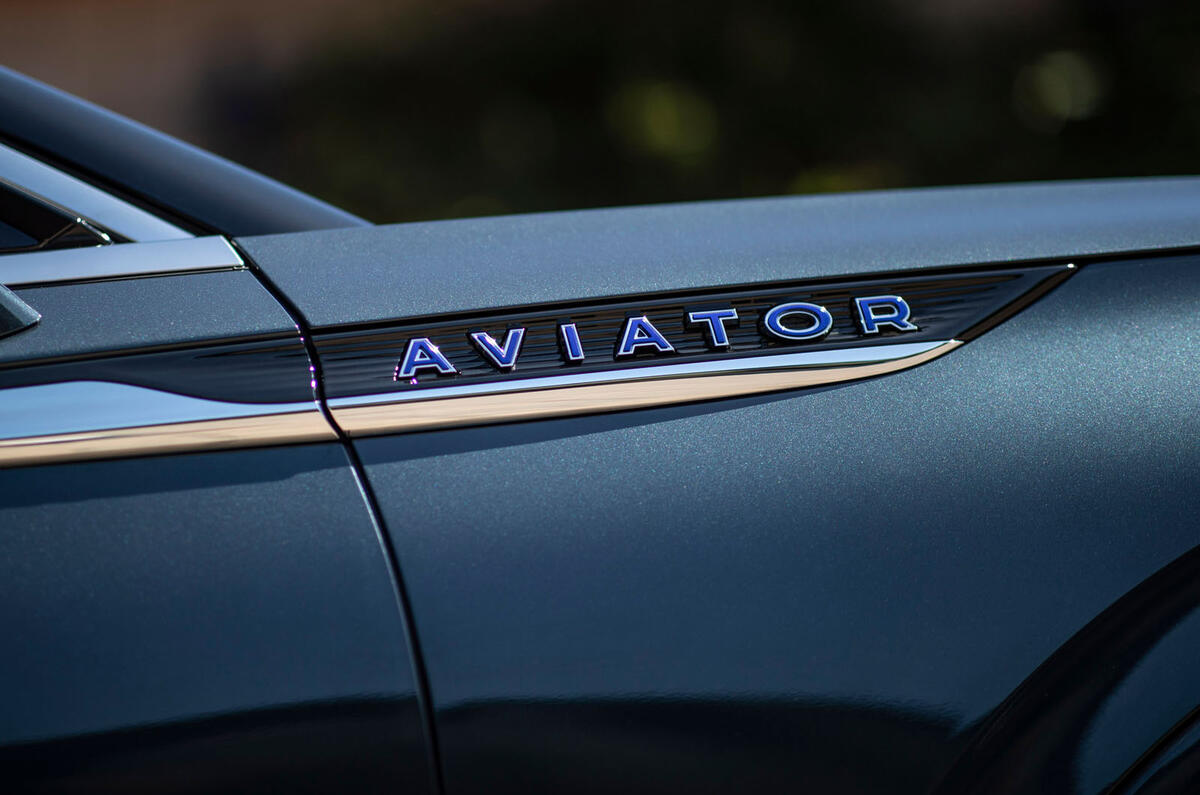 Lincoln Aviator 2020 road test review - side badge Lincoln Aviator 2020 road test review - side badge