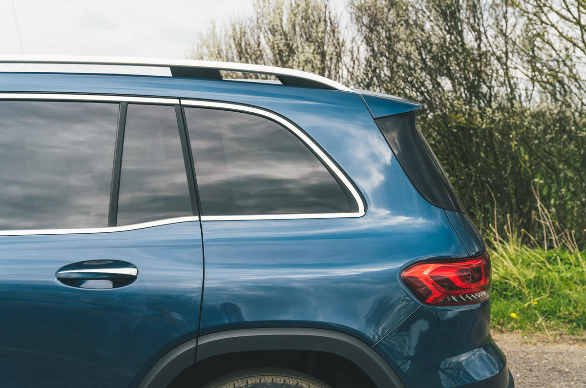 6 Mercedes Benz EQB RT 2022 rear quarter