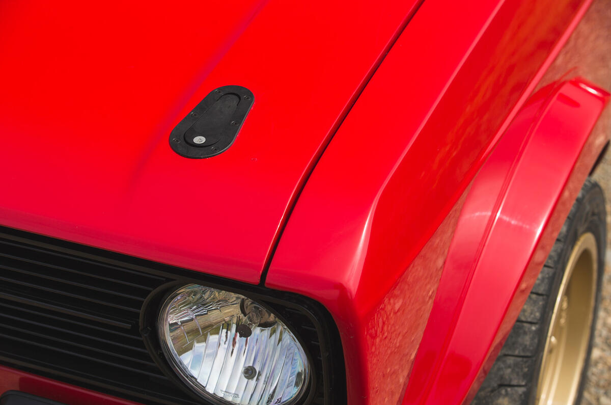 6 MST Mk2 2021 rt bonnet