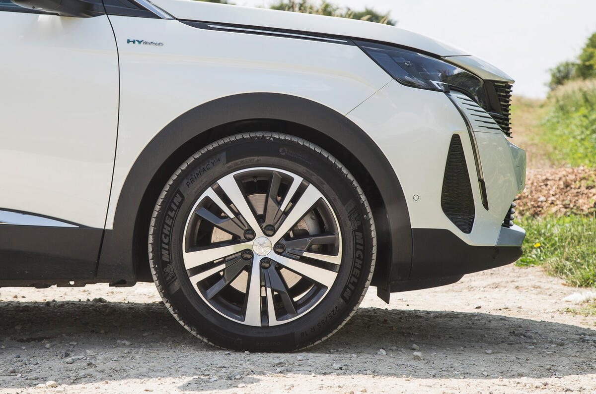 6 Peugeot 3008 2021 RT alloy wheels 6 Peugeot 3008 2021 RT alloy wheels