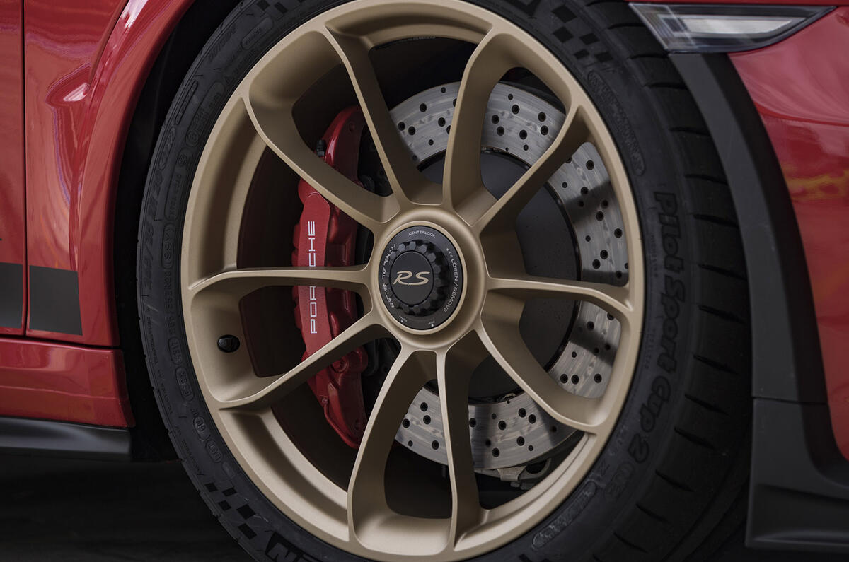 Porsche 911 GT3 RS 2018 review alloy wheels
