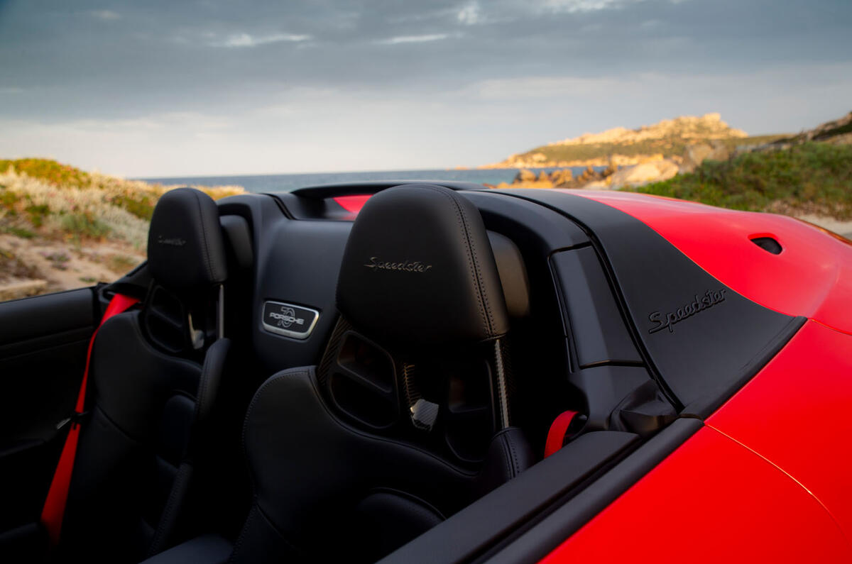 Porsche 911 Speedster 2019 review - seats