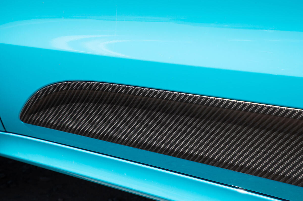 Porsche Macan Turbo 2019 road test review - side skirts