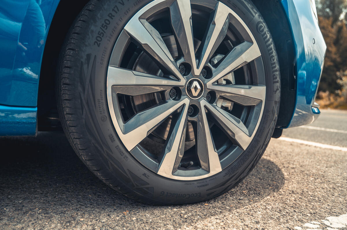 6 Renault Megane E Tech PHEV road test 2021 alloy wheels