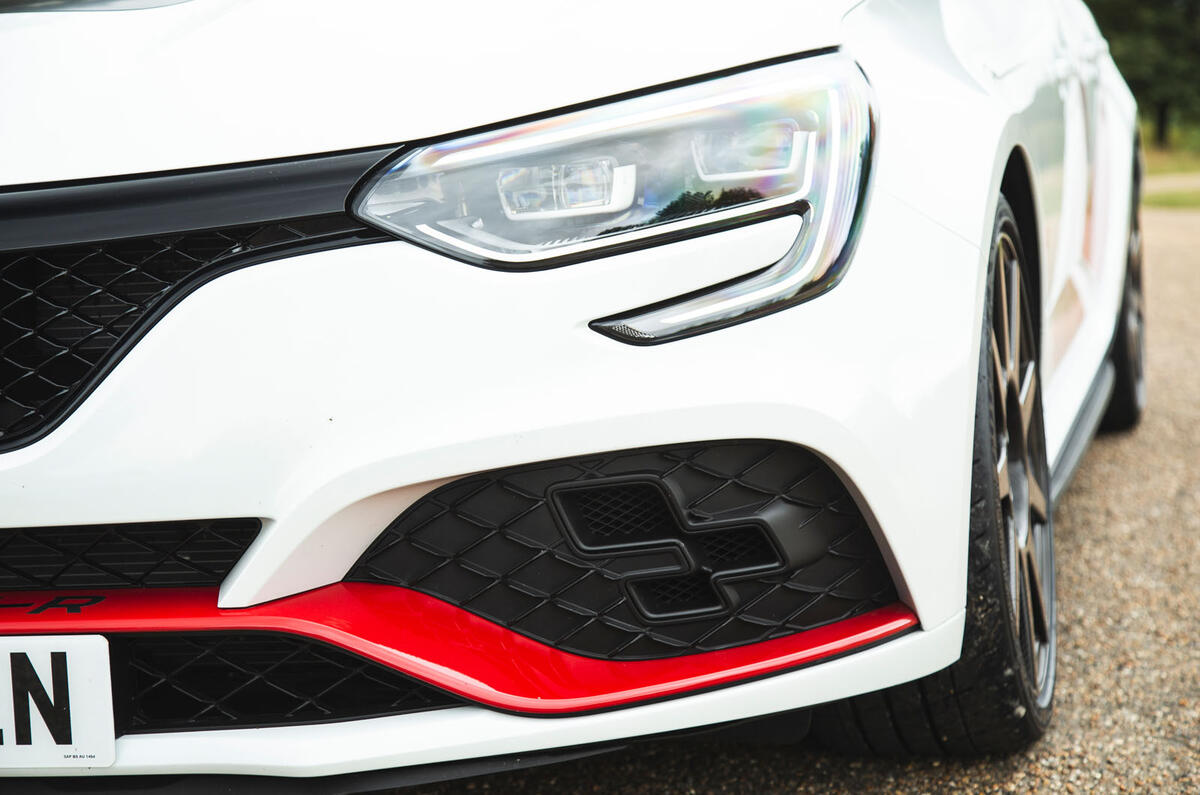 Renault Megane RS Trophy-R 2019 road test review - foglights