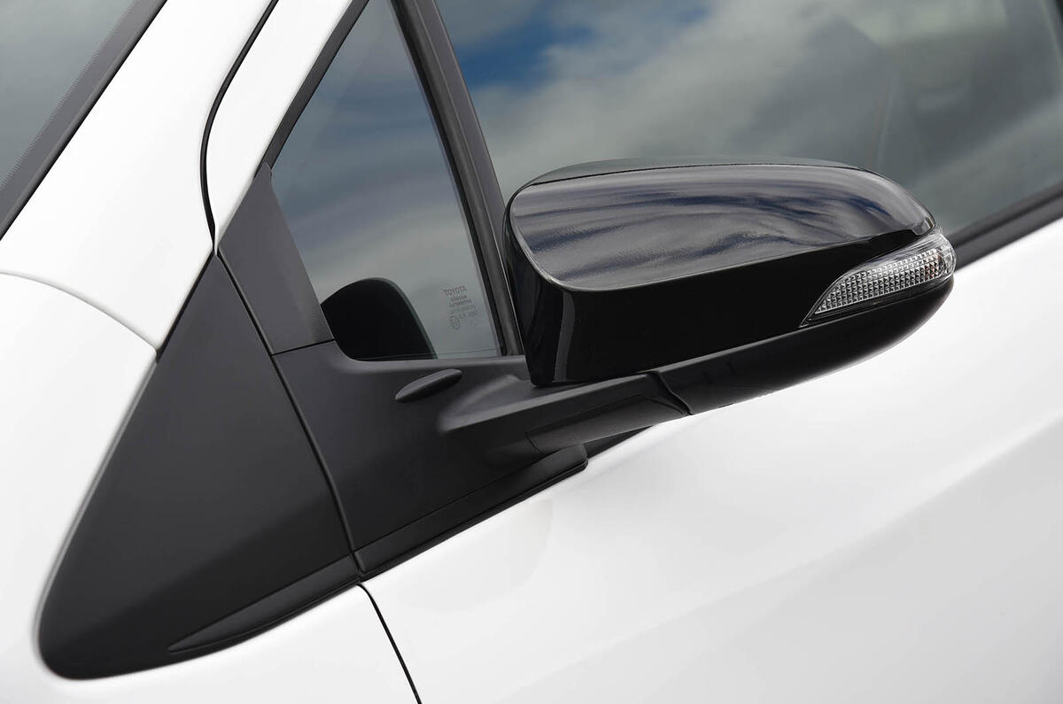 Toyota Yaris GRMN wing mirrors