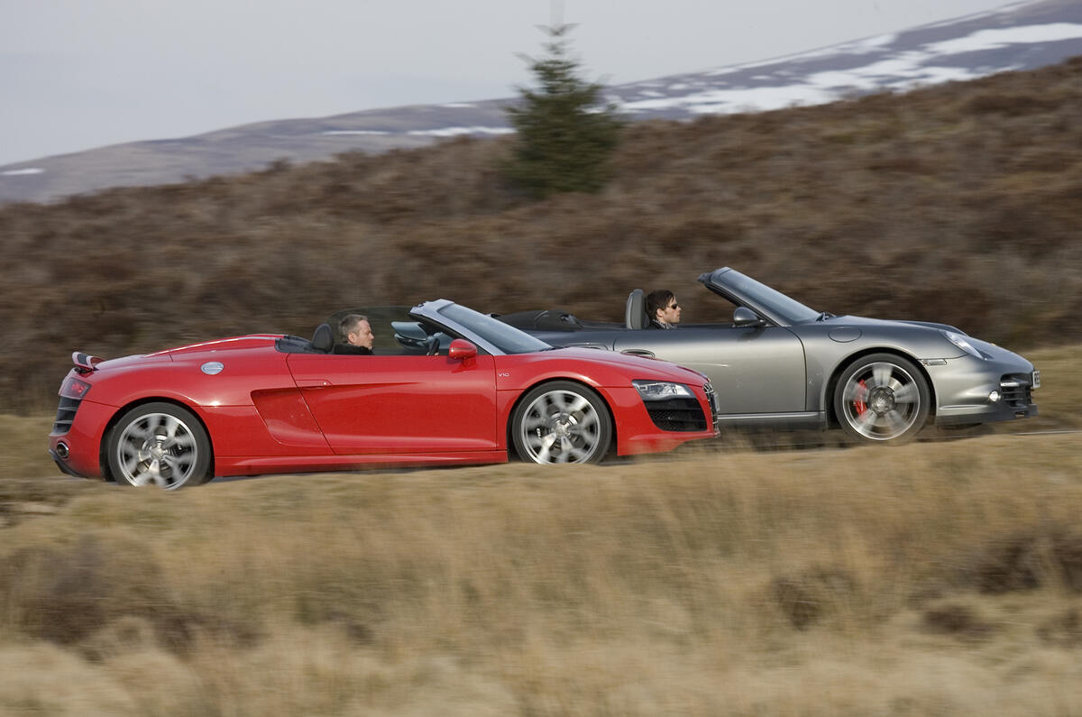 Audi R8 vs Porsche 911 Turbo