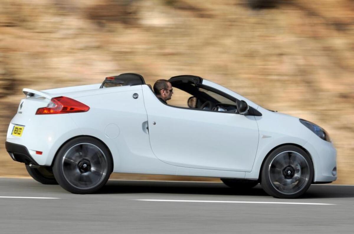 Renault Wind with the roof down