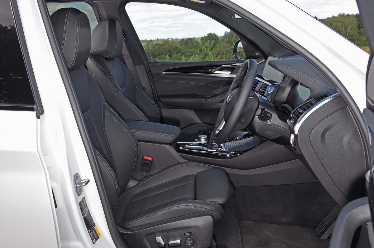 7 BMW iX3 2021 FD FrontInterior 7 BMW iX3 2021 FD FrontInterior