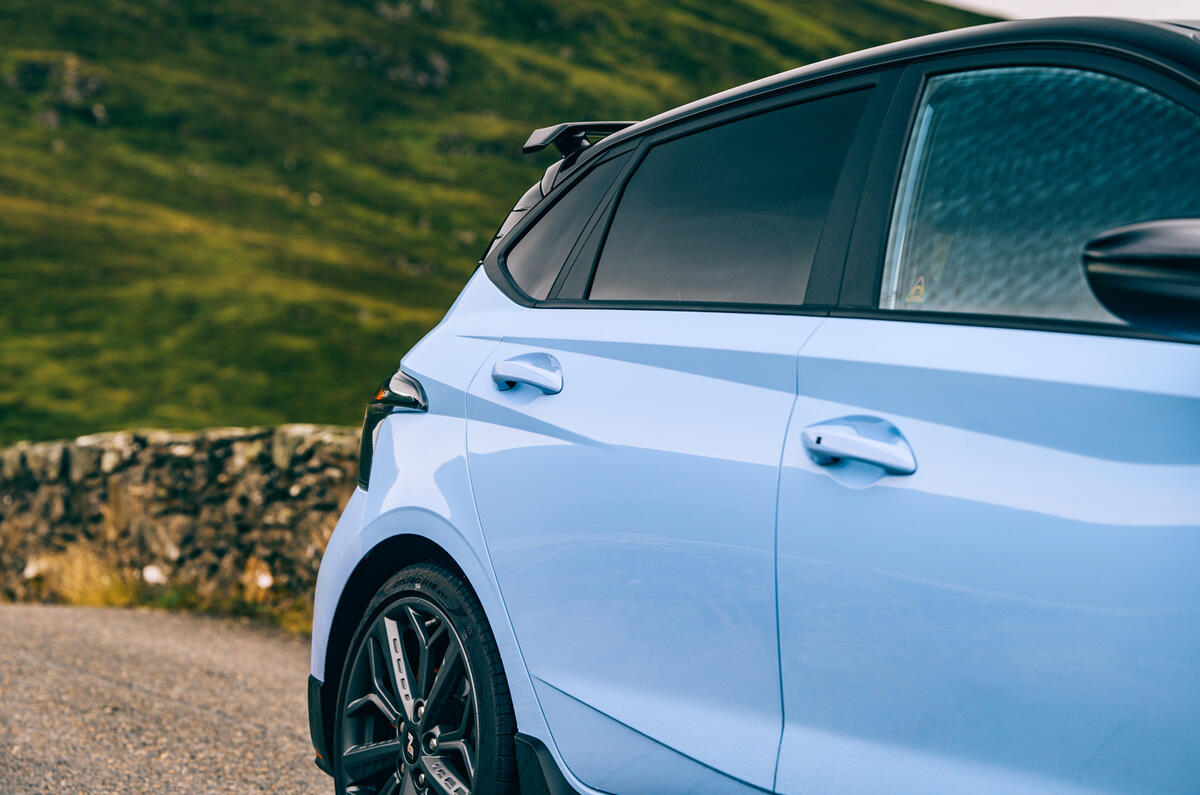 7 Hyundai i20 N 2021 RT doors