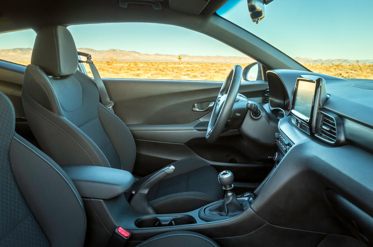 Hyundai Veloster N 2018 review - cabin