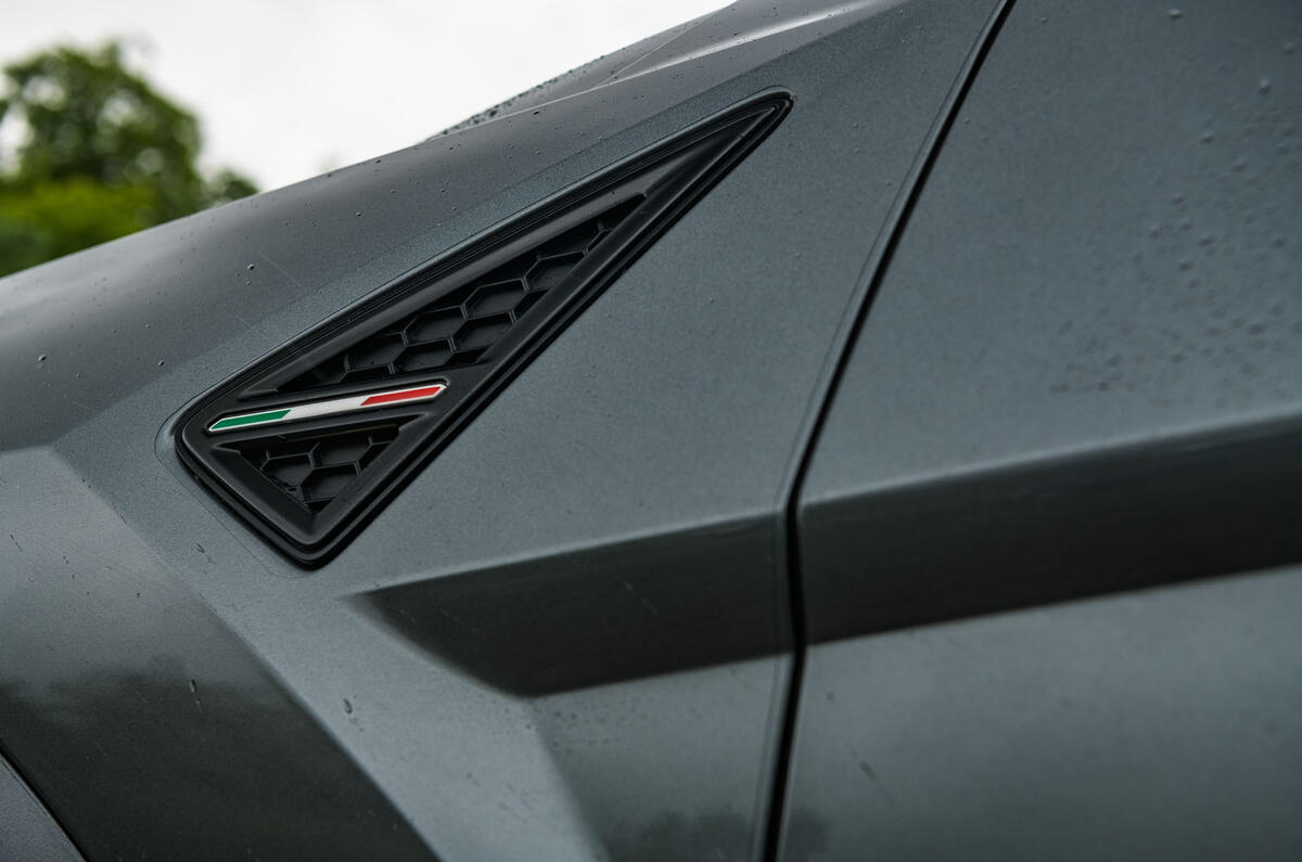 Lamborghini Urus 2019 road test review - Italian flag