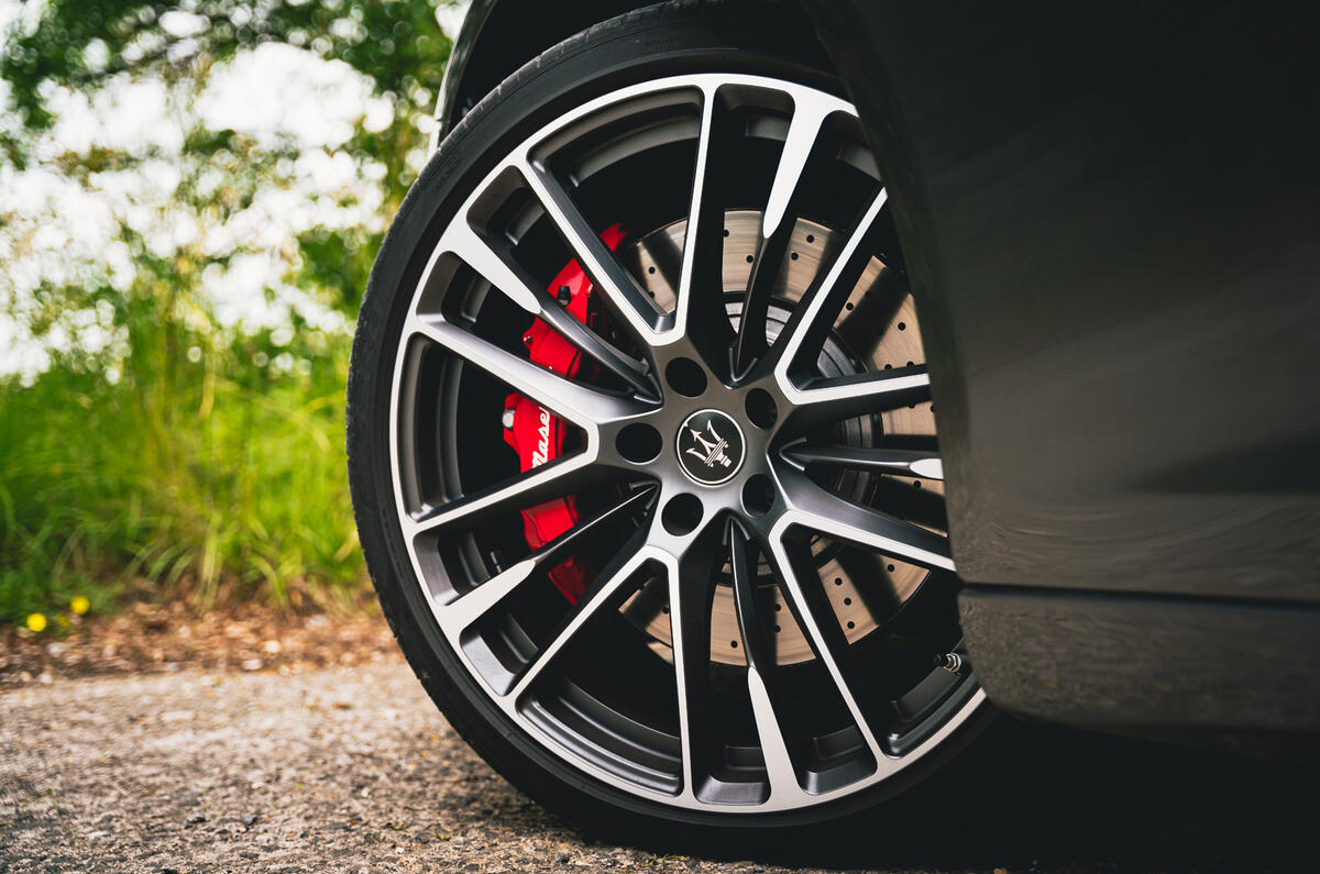 7 Maserati Quattroporte trofeo 2021 RT alloy wheels