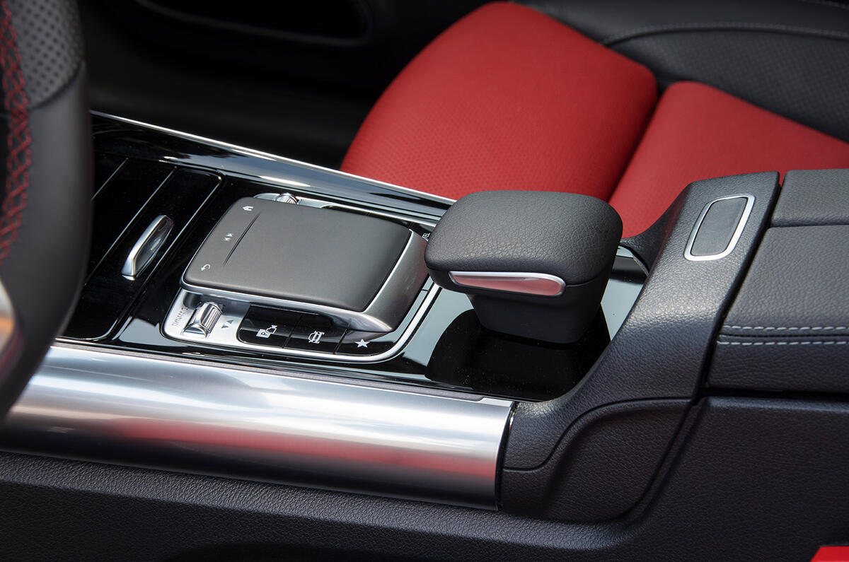 Mercedes-Benz B-Class review - centre console