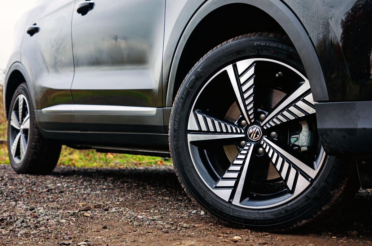 MG ZS EV 2019 road test review - alloy wheels