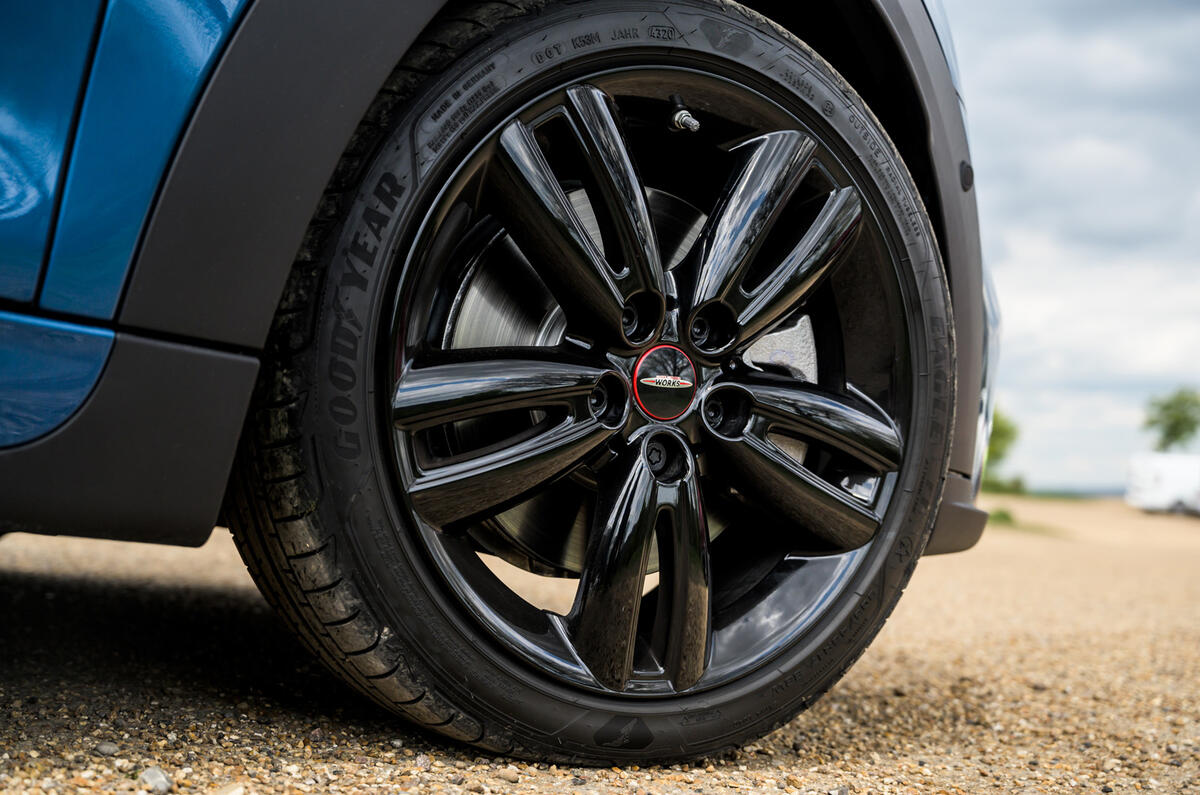 7 Mini Convertible 2021 RT alloy wheels